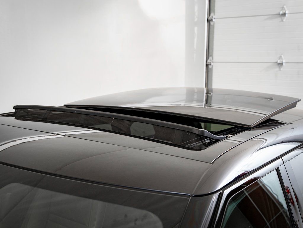 Certified 2023 Land Rover Range Rover Evoque R-Dynamic SE image 12