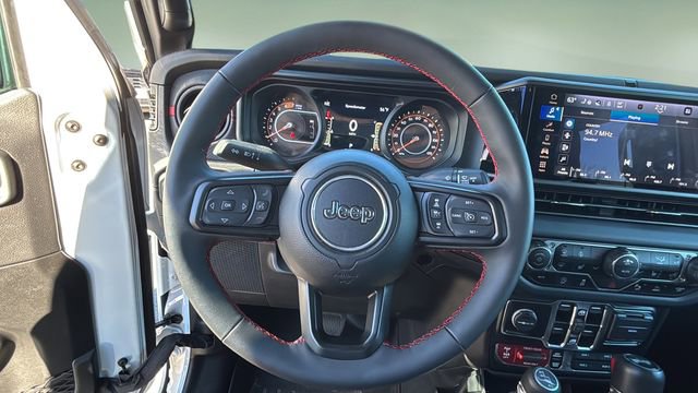 Used 2024 Jeep Wrangler Unlimited Rubicon w/ XTREMEE 35" Tire Package AWD/4WD image 11