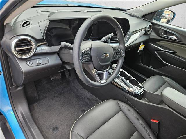 Used 2025 Chevrolet Trax ACTIV w/ Sunroof Package image 14