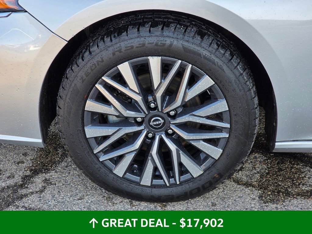 Used 2023 Nissan Altima 2.5 SV FWD image 19