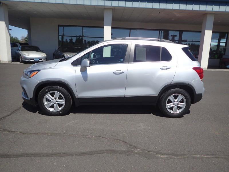 Used 2017 Chevrolet Trax LT image 2