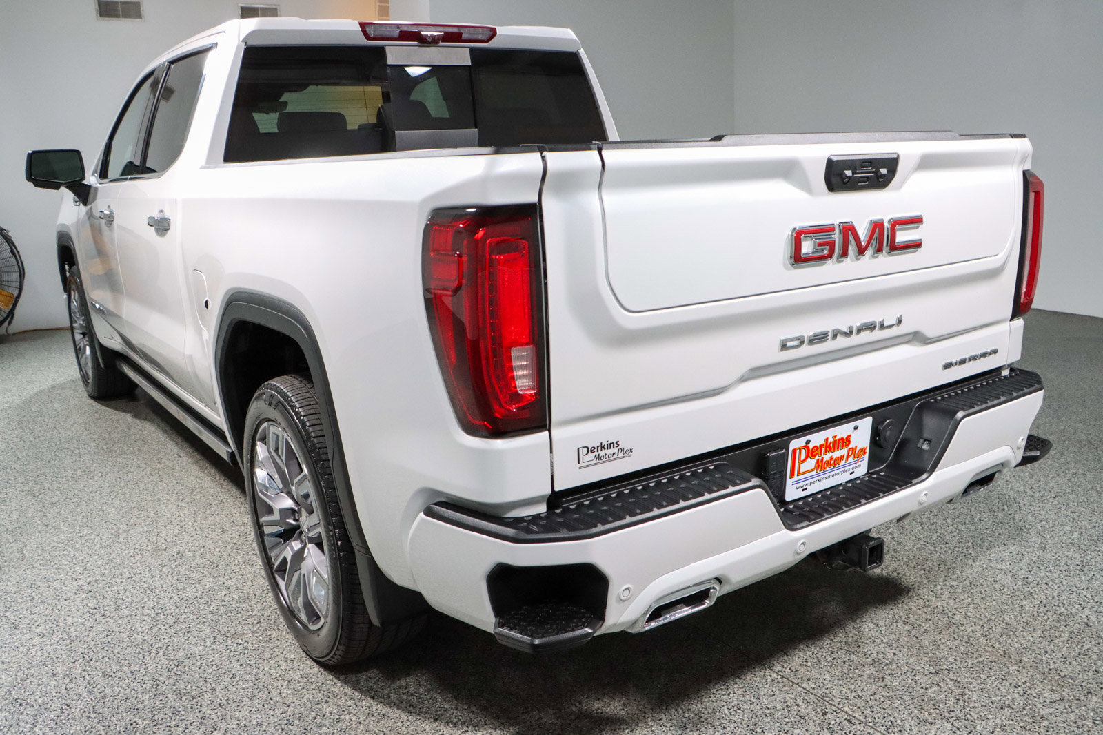 Used 2024 GMC Sierra 1500 Denali image 9
