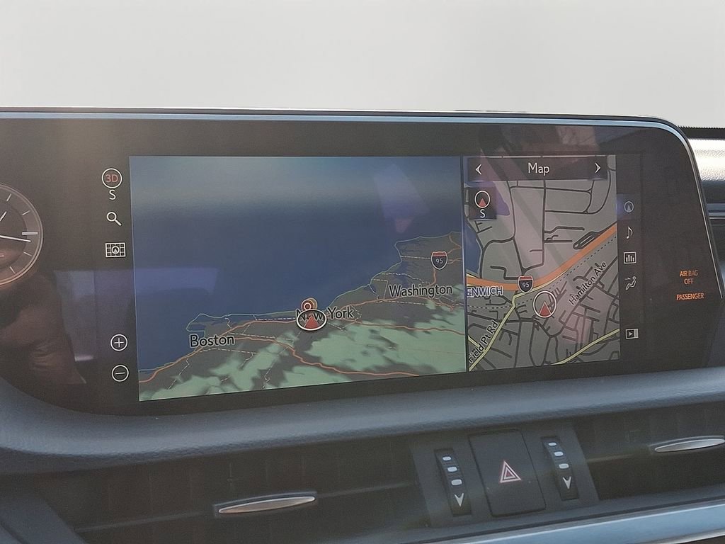 Used 2021 Lexus ES 300h w/ Accessory Package 2 image 18