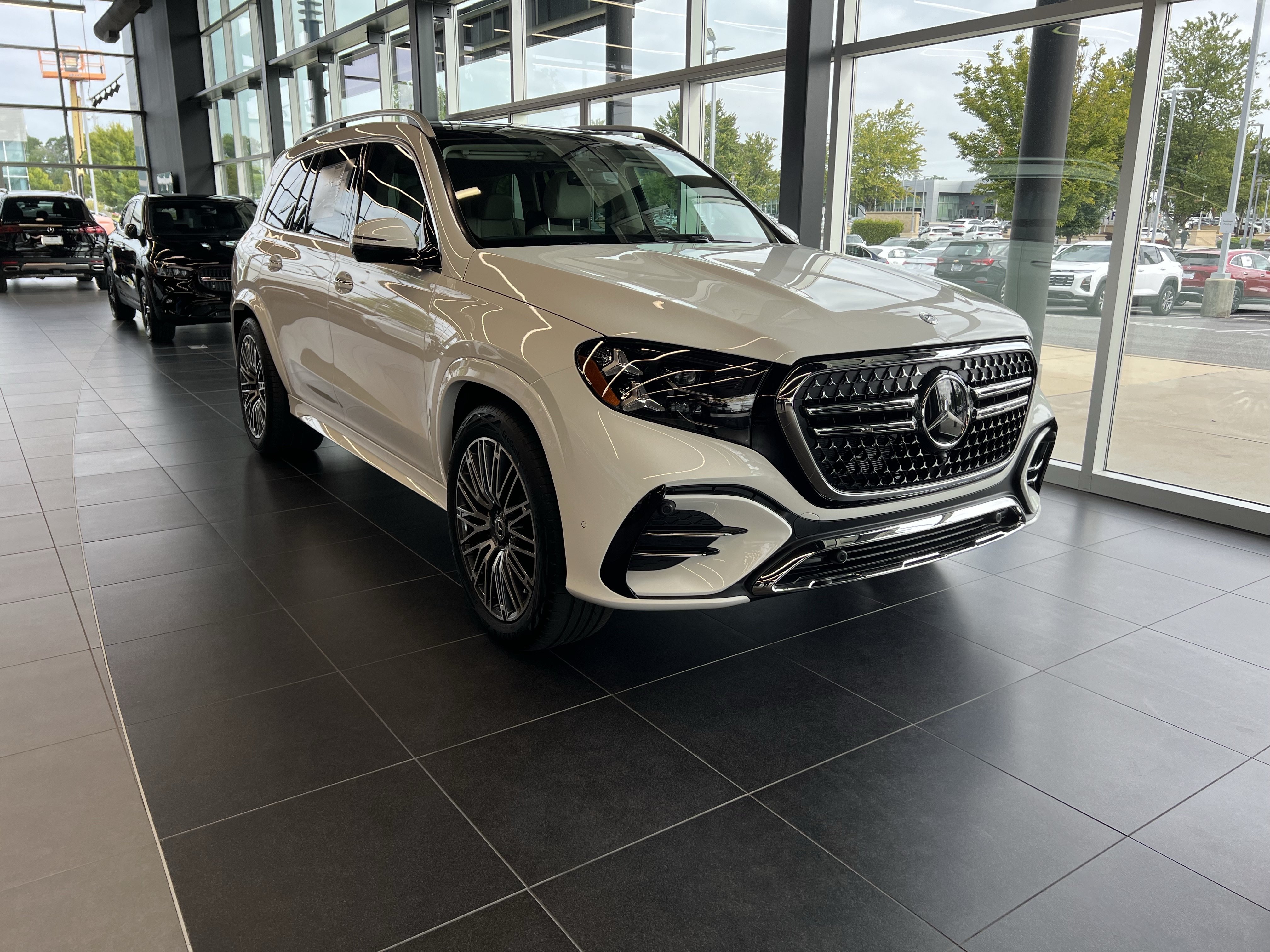 New 2027 Mercedes-Benz GLS 450 4MATIC image 2