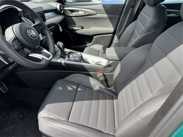New 2025 Alfa Romeo Tonale w/ Premium Package image 14