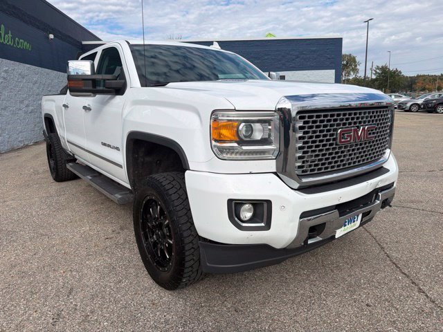 Used 2016 GMC Sierra 2500 Denali w/ Duramax Plus Package AWD/4WD image 7