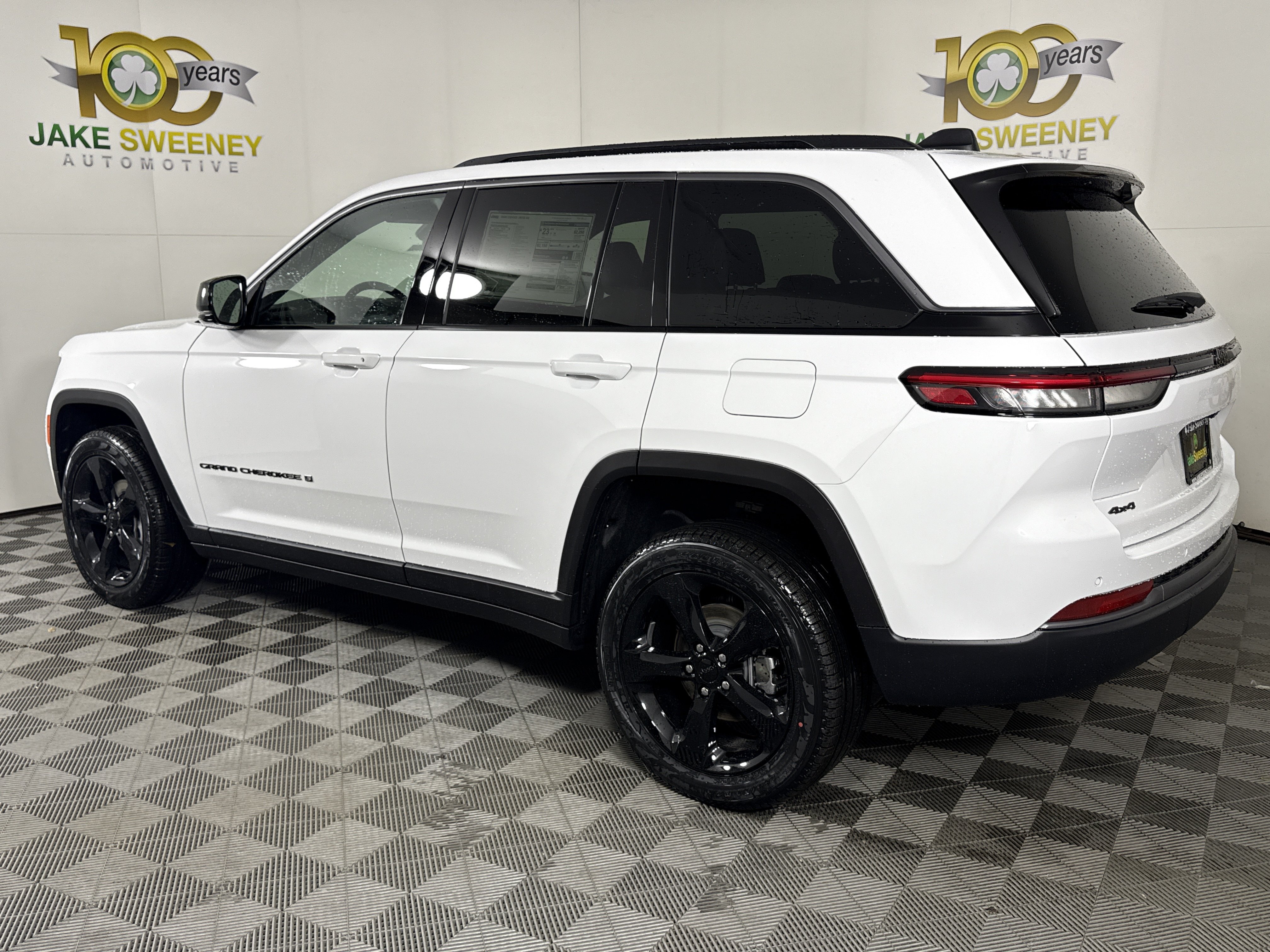 New 2026 Jeep Grand Cherokee Limited w/ Limited Altitude Package AWD/4WD image 6