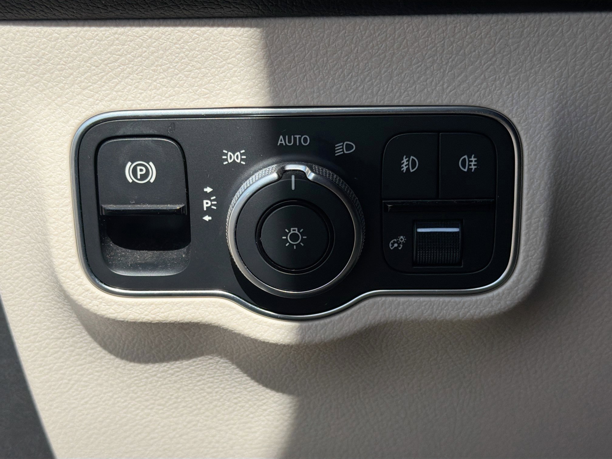 Used 2021 Mercedes-Benz GLB 250 image 33