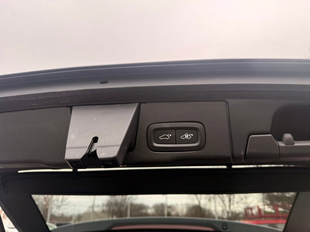 Used 2023 Volvo XC60 B5 Plus w/ Climate Package image 21
