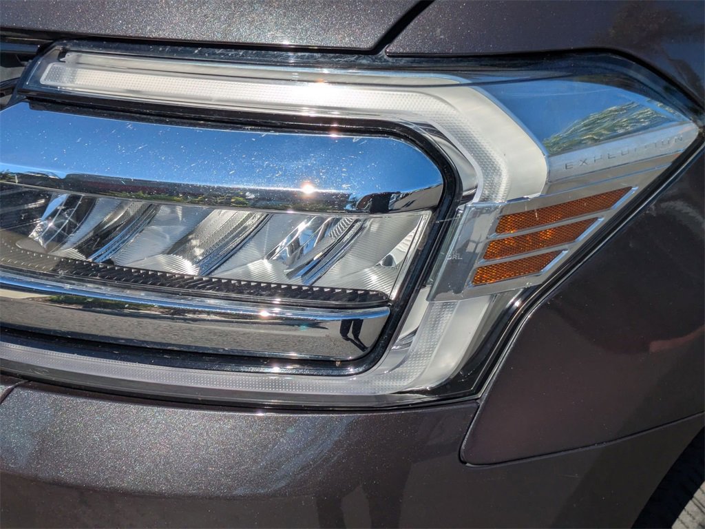 Used 2024 Ford Expedition Limited image 11