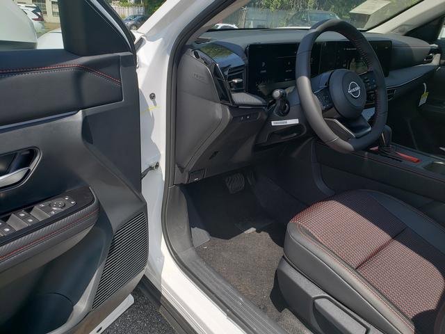 New 2025 Nissan Kicks SR w/ SR Premium Package image 11