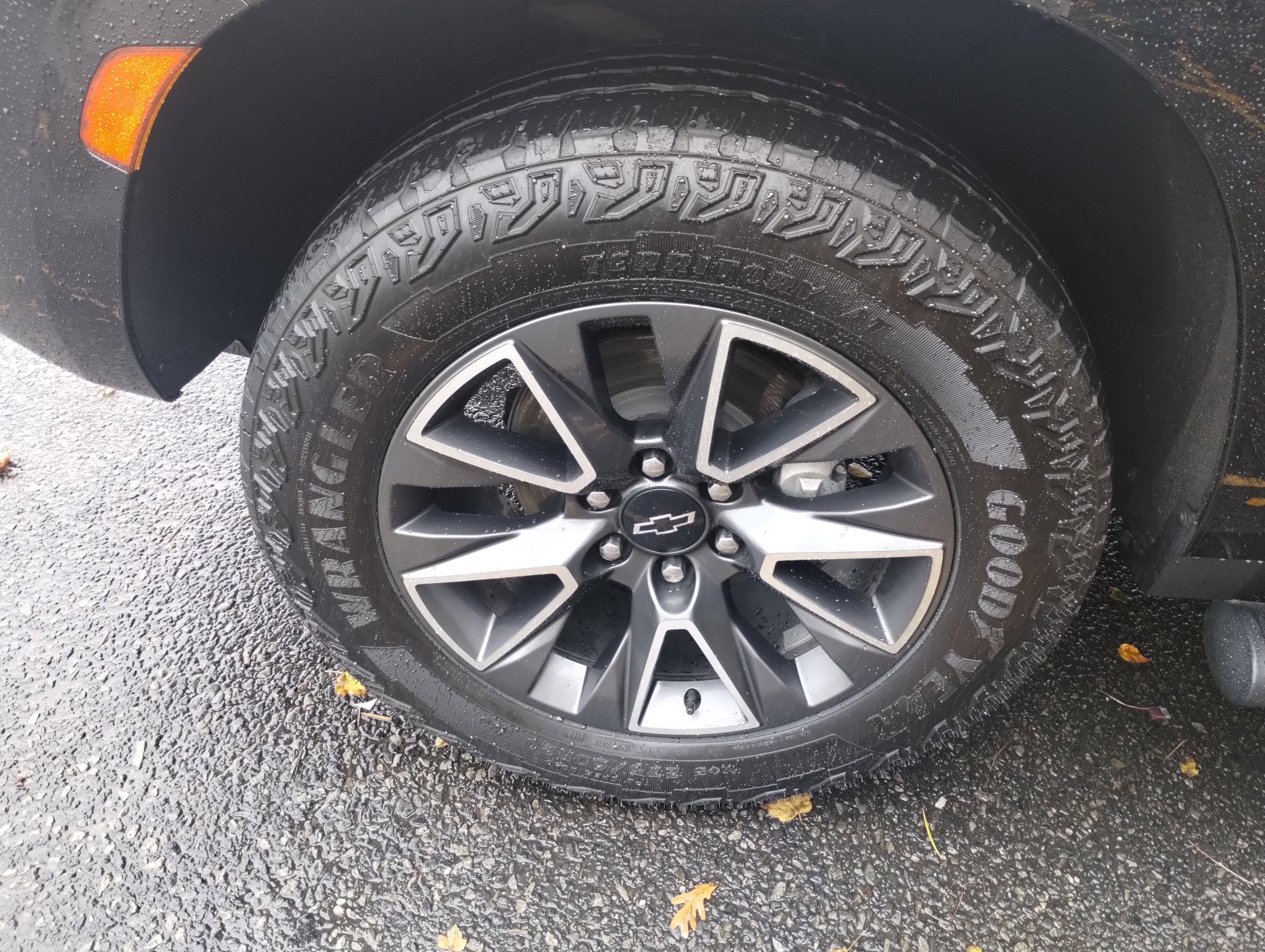 Used 2023 Chevrolet Suburban Z71 w/ Luxury Package image 24