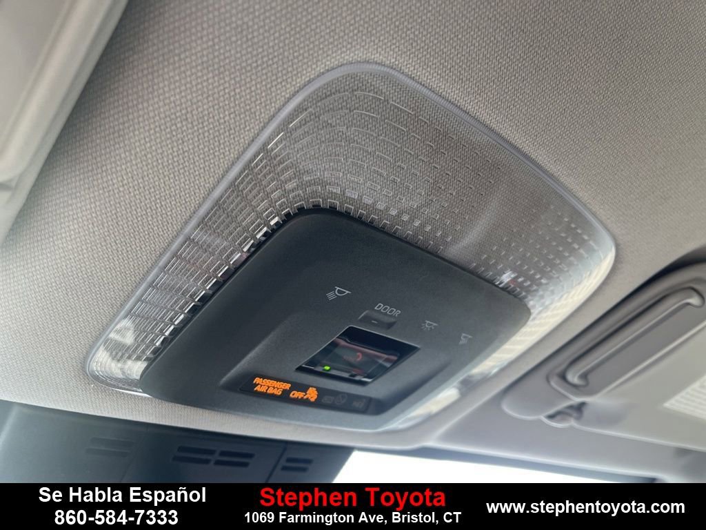 New 2025 Toyota Prius Plug-In Hybrid image 24