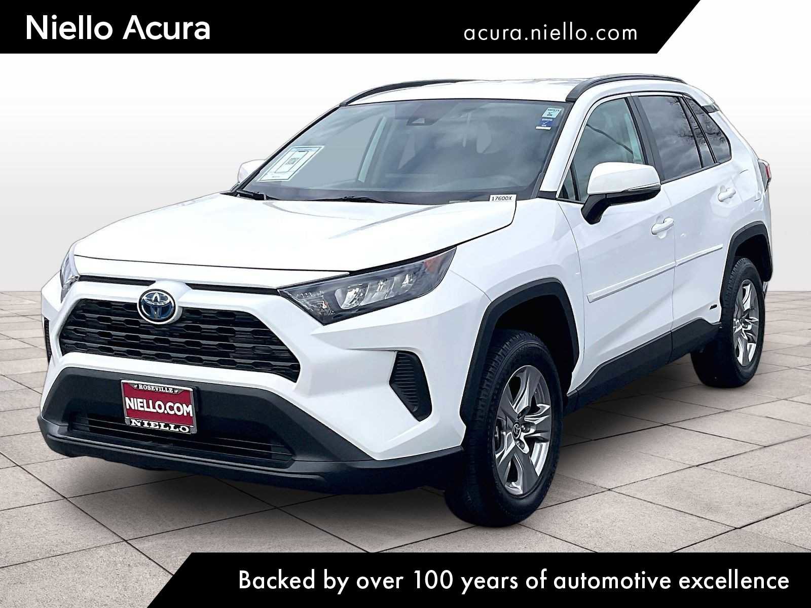 Used 2022 Toyota RAV4 LE image 1