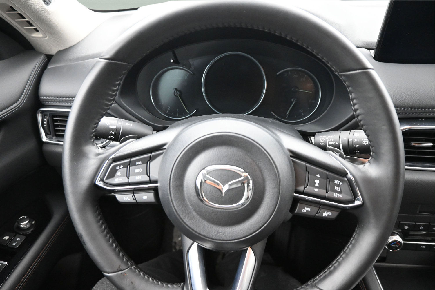 Used 2023 MAZDA CX-5 AWD 2.5 S w/ Premium Package image 18