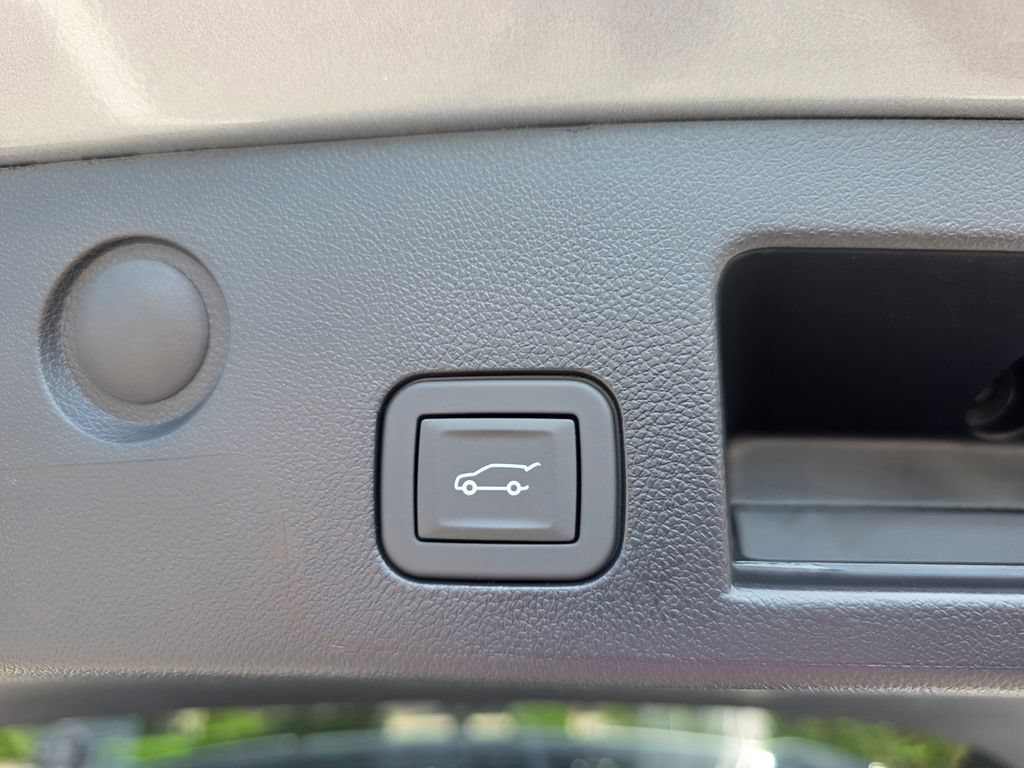 New 2026 Chevrolet Equinox ACTIV w/ Convenience Package III FWD image 23