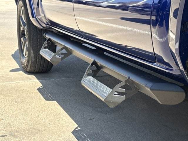 Used 2023 Toyota Tacoma SR5 RWD image 9