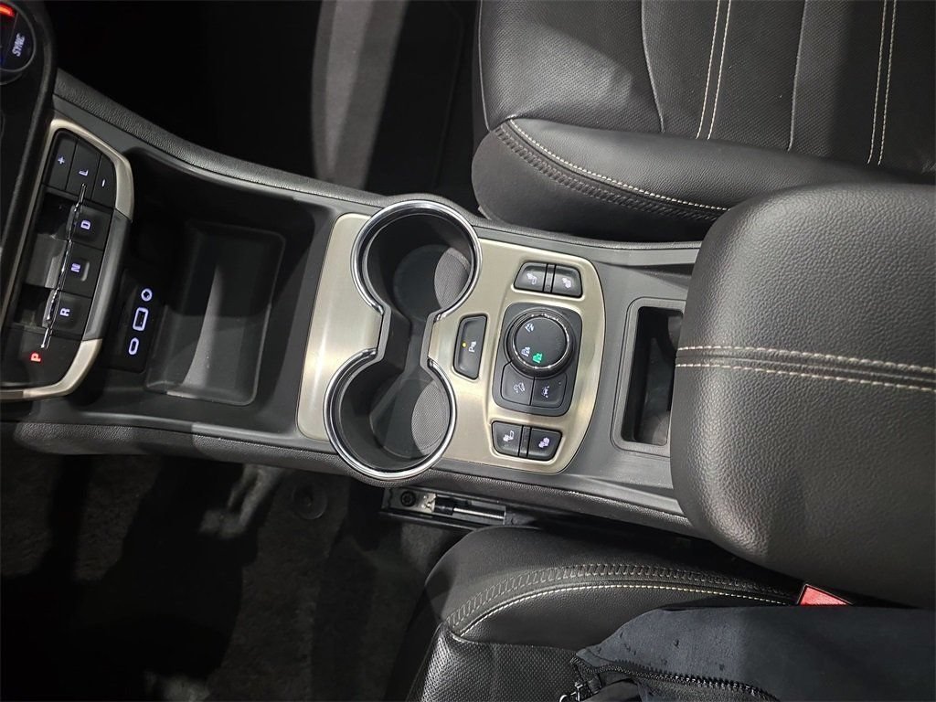 Used 2024 GMC Terrain Denali AWD/4WD image 25