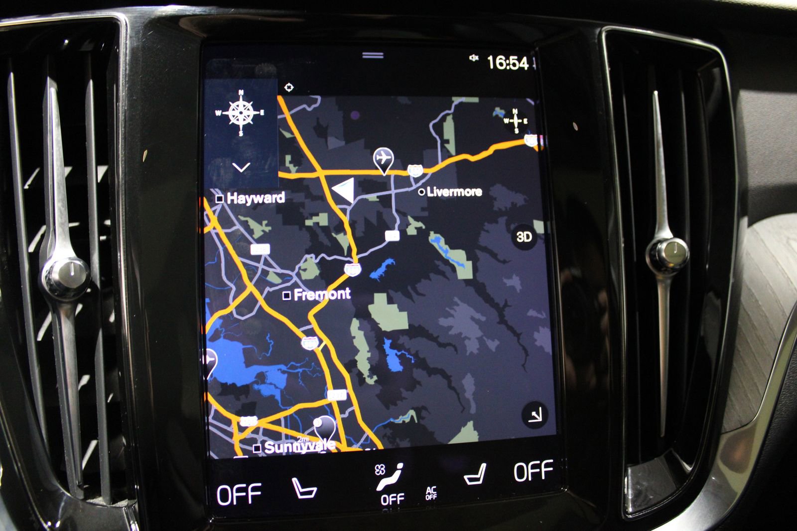 Used 2021 Volvo V60 T5 Cross Country w/ Climate Package image 30