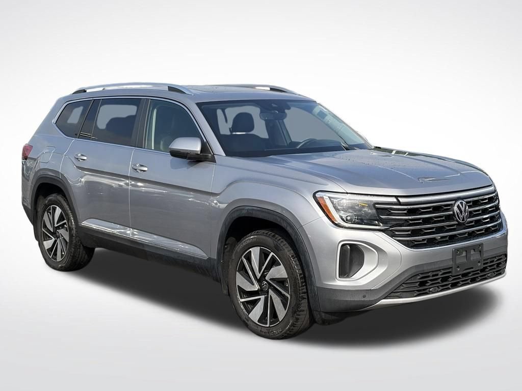 Used 2024 Volkswagen Atlas SEL AWD/4WD image 2