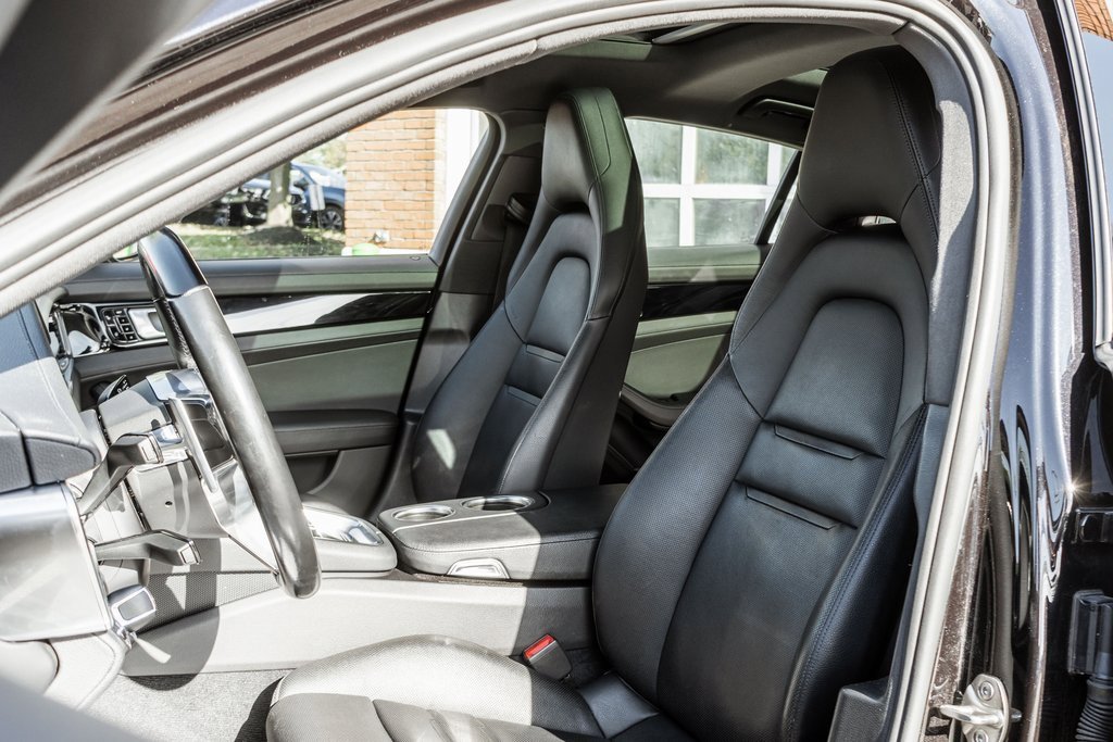 Used 2018 Porsche Panamera 4 image 6