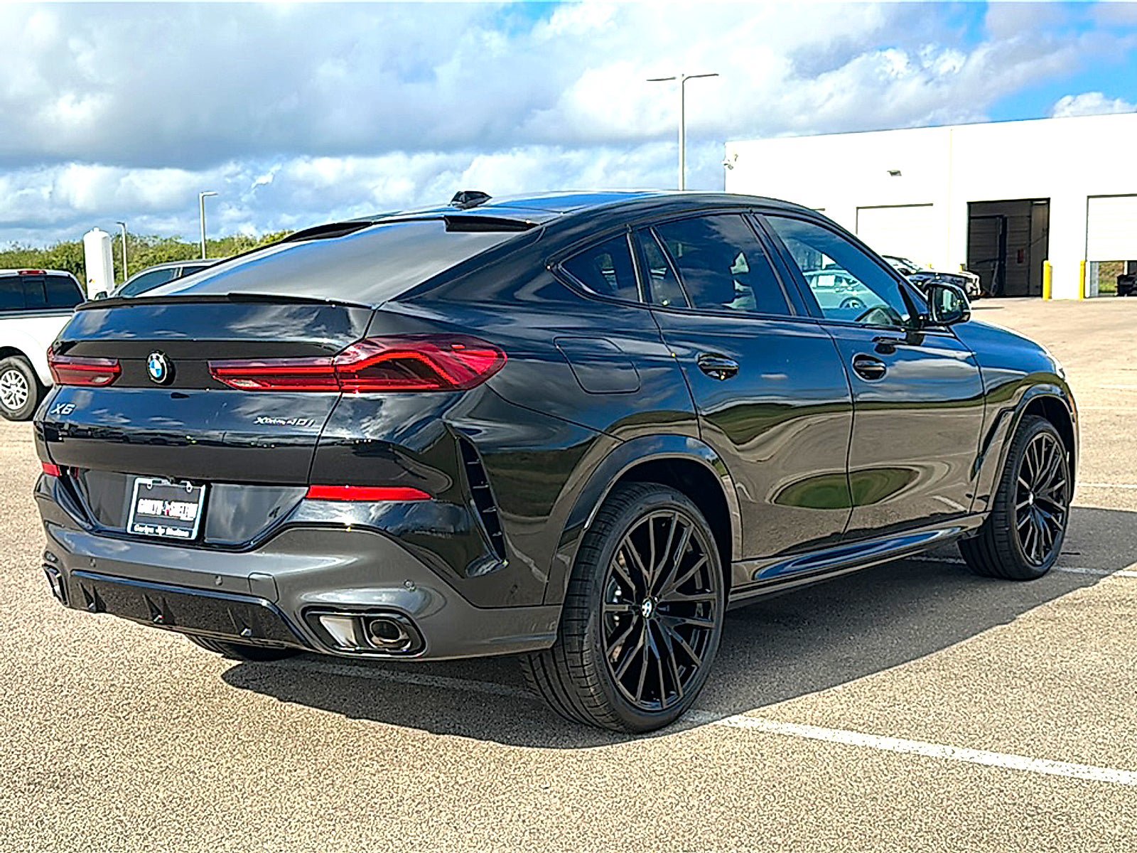 New 2027 BMW X6 xDrive40i w/ Climate Comfort Package AWD/4WD image 8