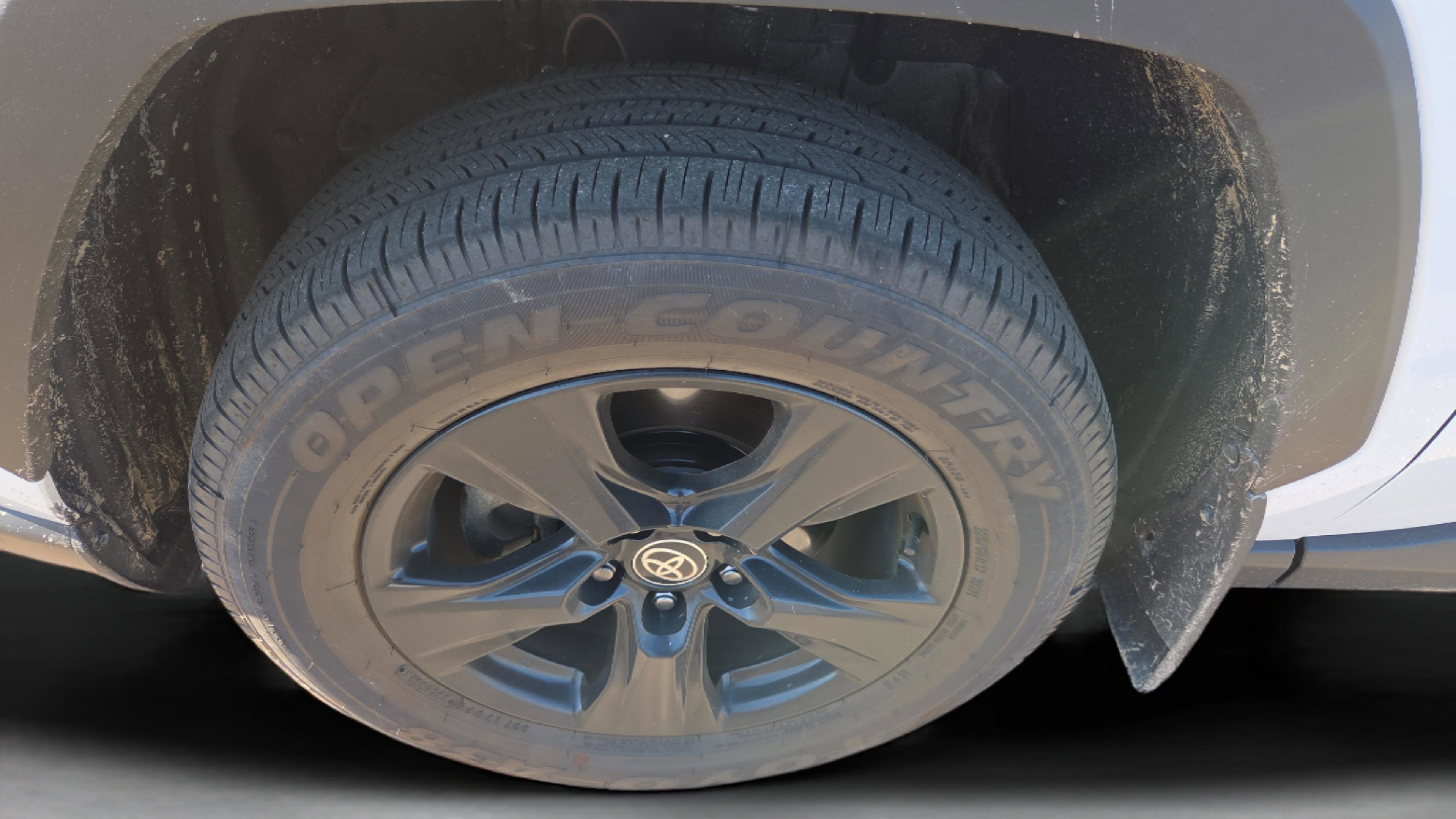 Used 2025 Toyota RAV4 XLE image 29