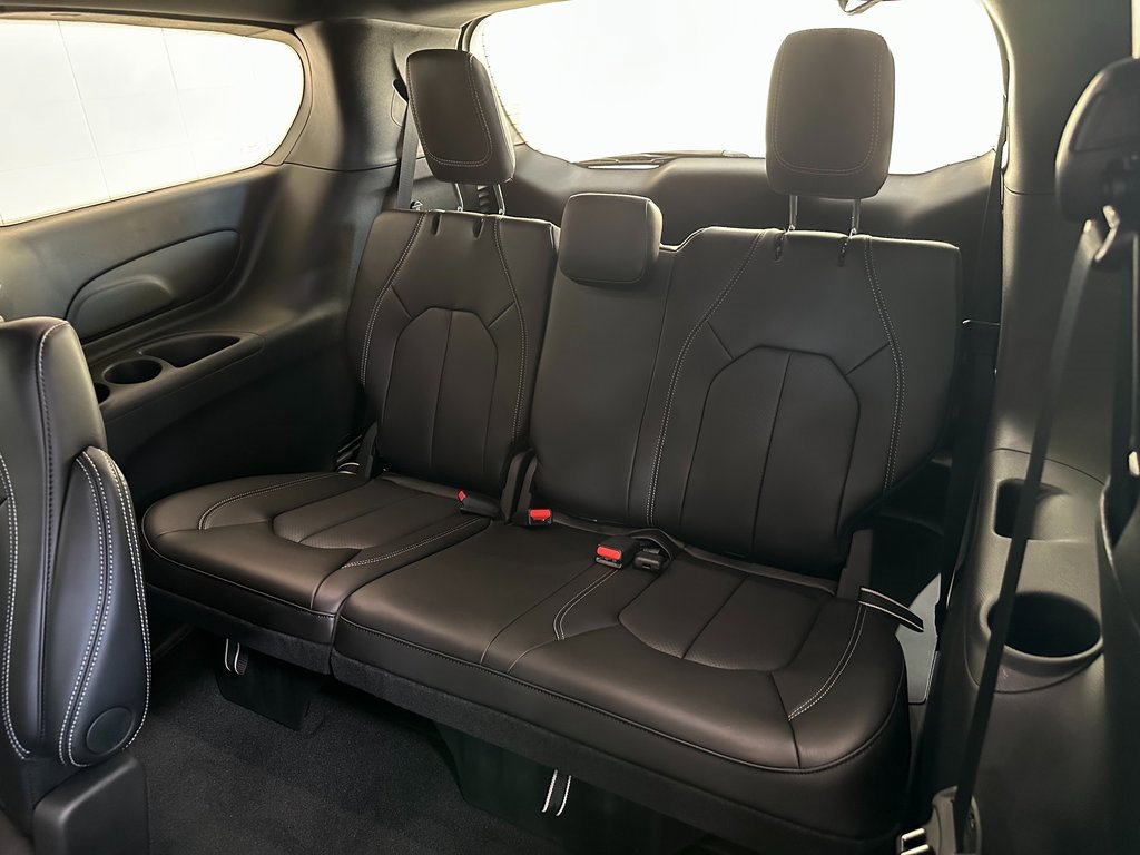 New 2026 Chrysler Pacifica Select w/ S Appearance Package image 40