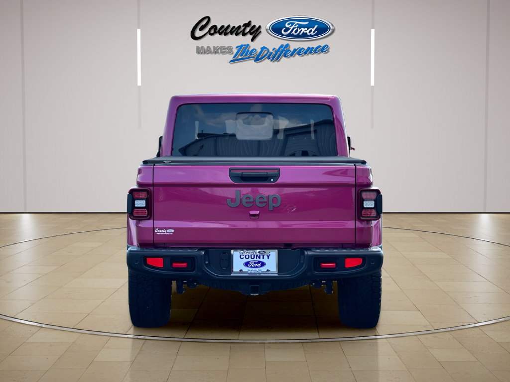 Used 2024 Jeep Gladiator Rubicon AWD/4WD image 4
