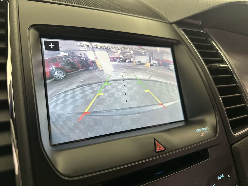 Used 2016 Ford Taurus SHO image 16