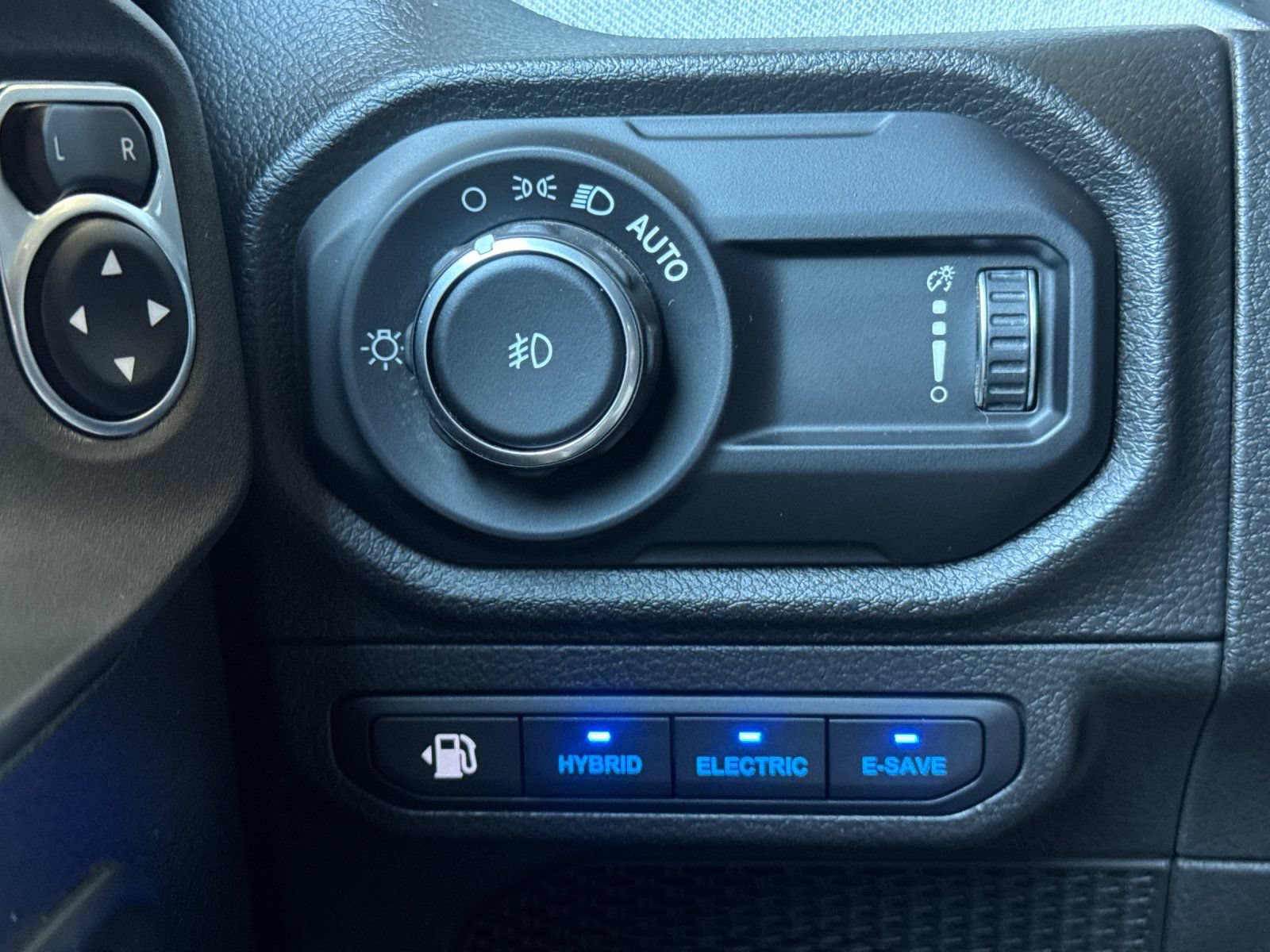 Used 2024 Jeep Wrangler Unlimited AWD/4WD image 34