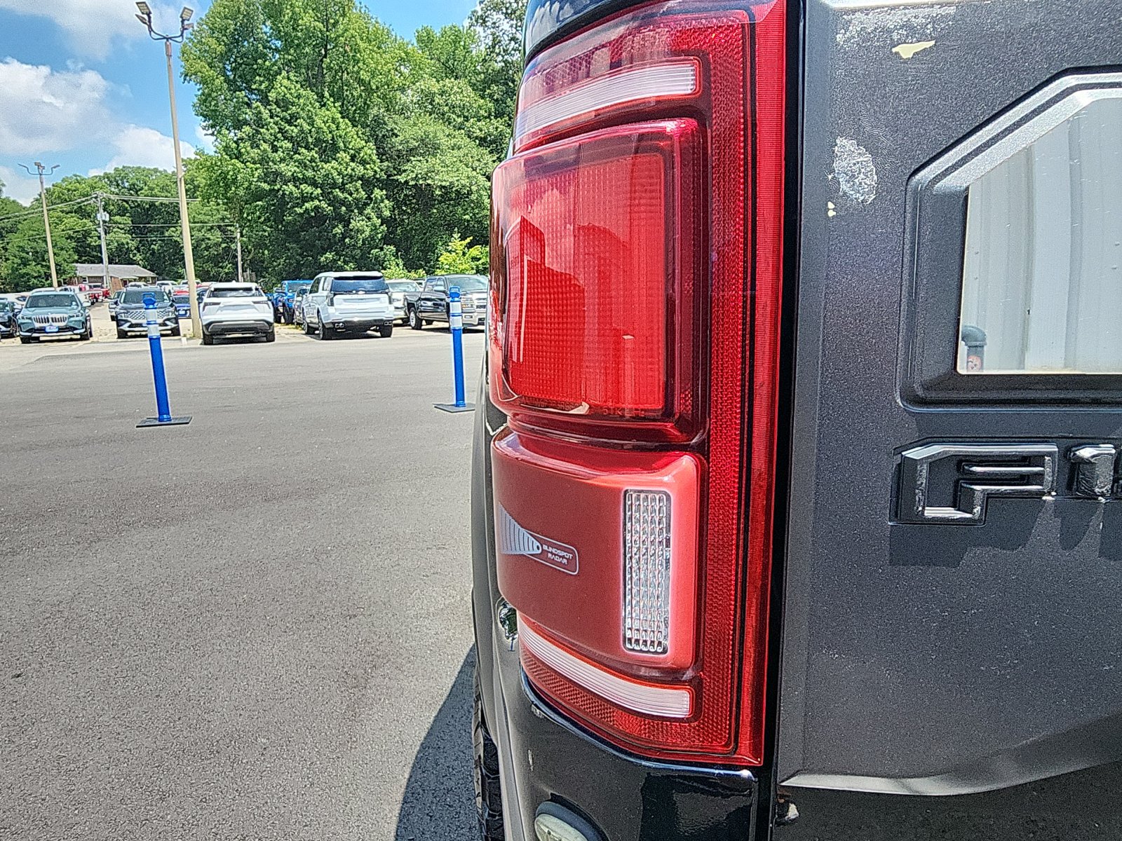 Used 2017 Ford F150 Raptor w/ Equipment Group 802A Luxury AWD/4WD image 13