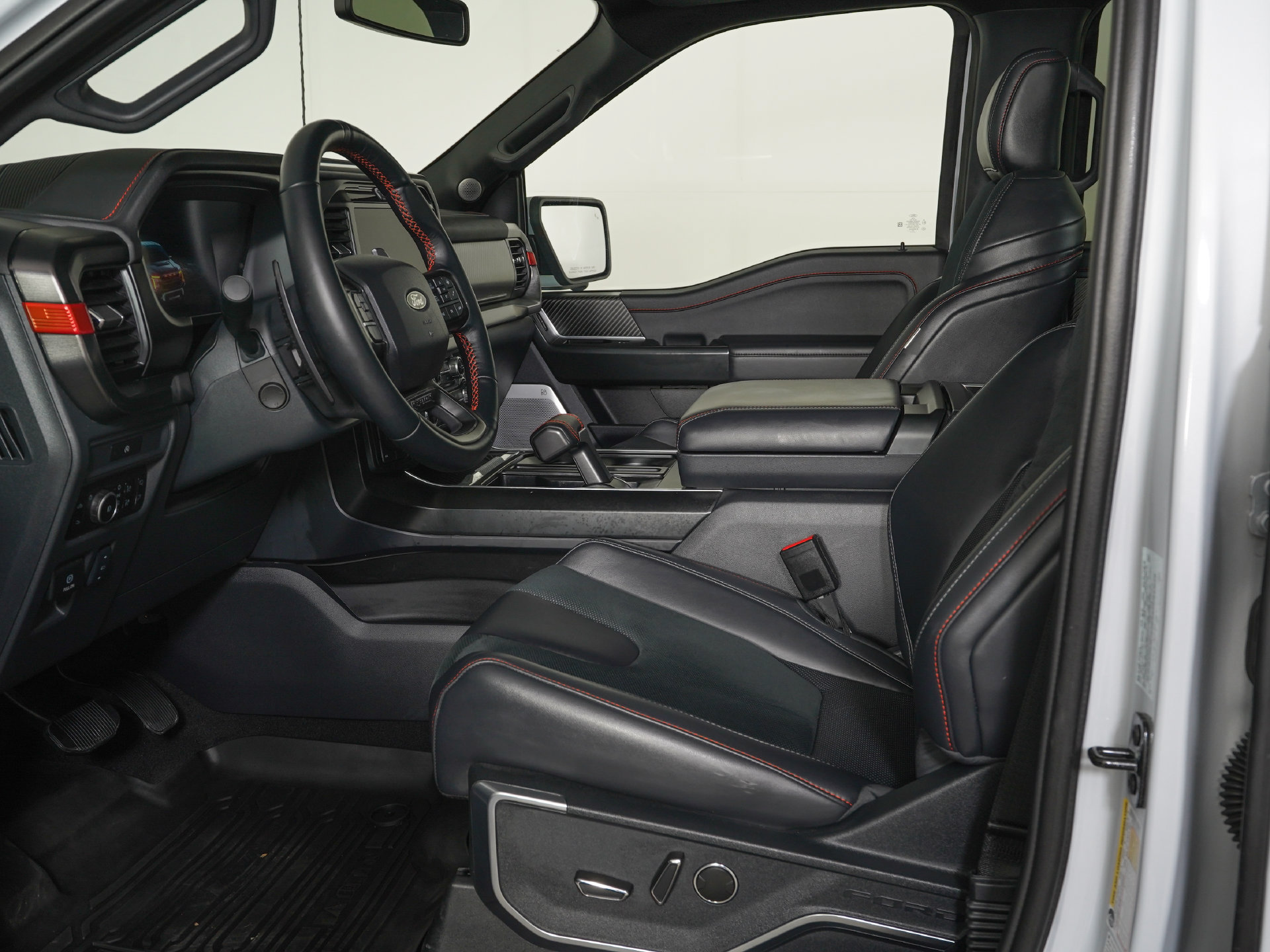 Used 2025 Ford F150 Raptor AWD/4WD image 14