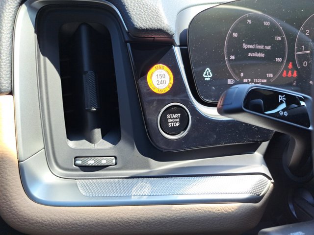 Used 2025 Porsche Cayenne image 28