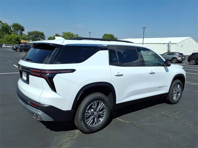 New 2026 Chevrolet Traverse LT w/ Driver Confidence Package image 3