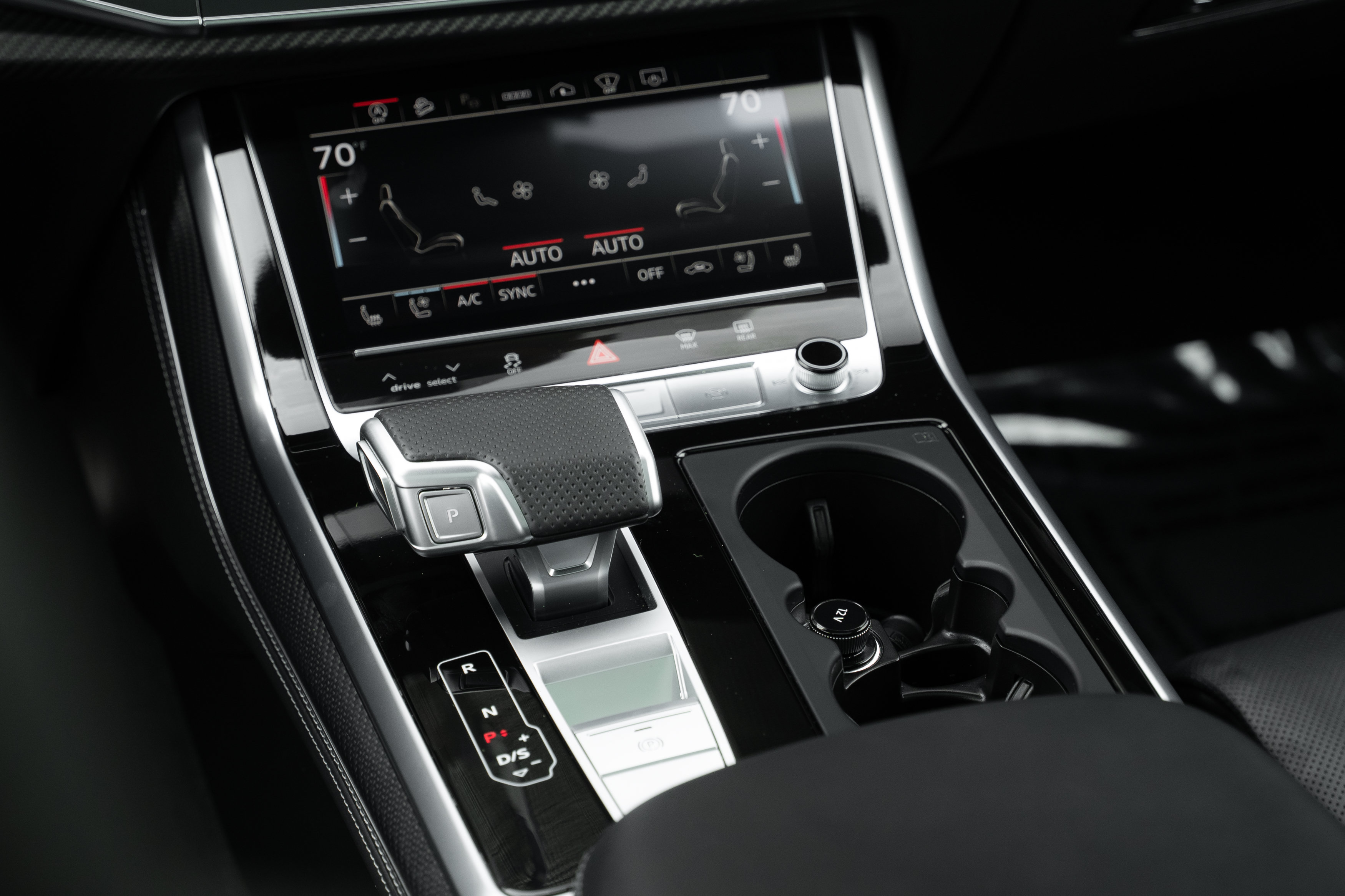 Certified 2024 Audi RS Q8 w/ Black Optic Package AWD/4WD image 15