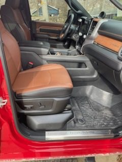 Used 2023 RAM 3500 Limited image 4