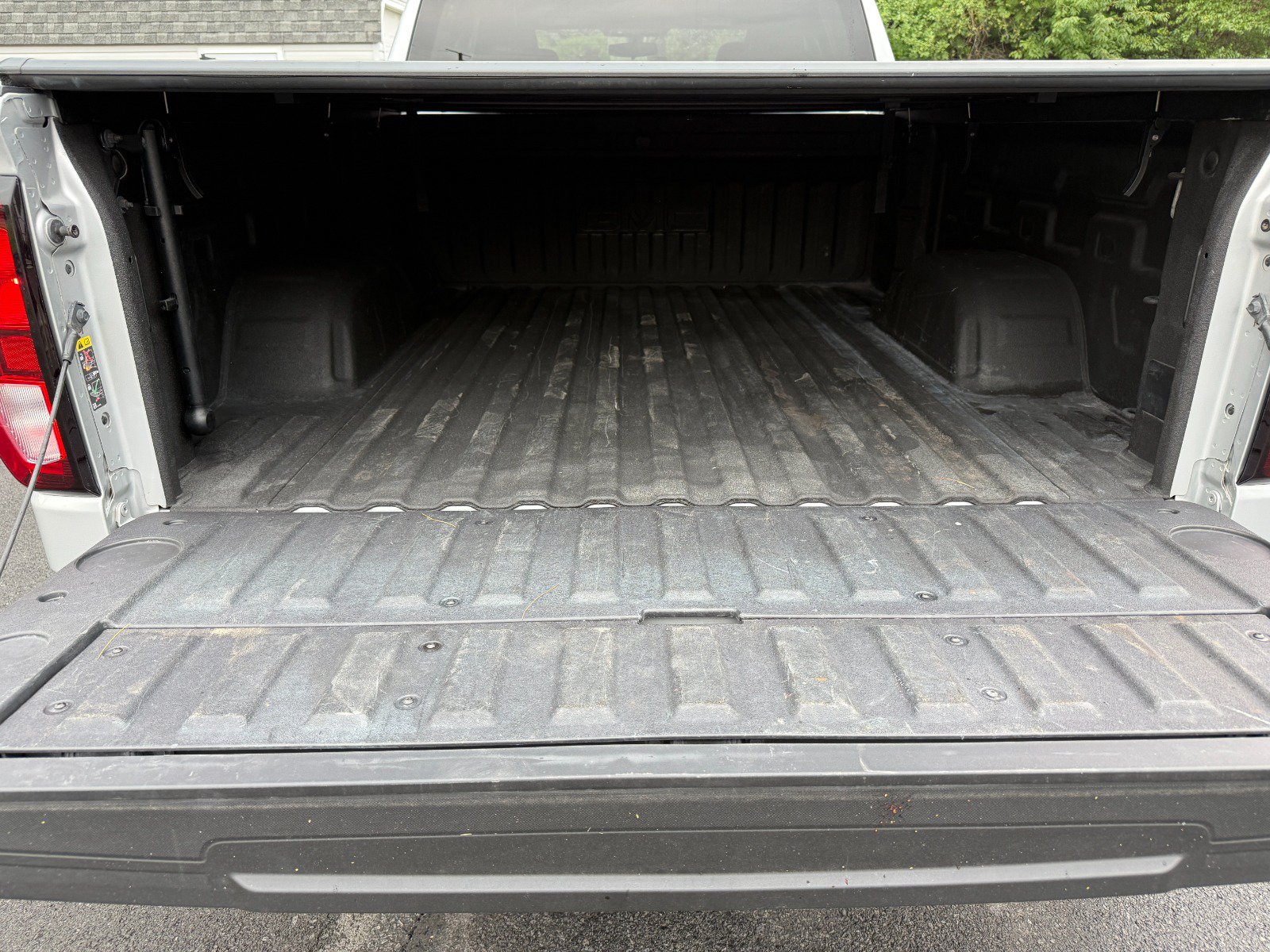 Certified 2022 GMC Sierra 1500 Elevation w/ LPO, Elevation Black Package AWD/4WD image 19