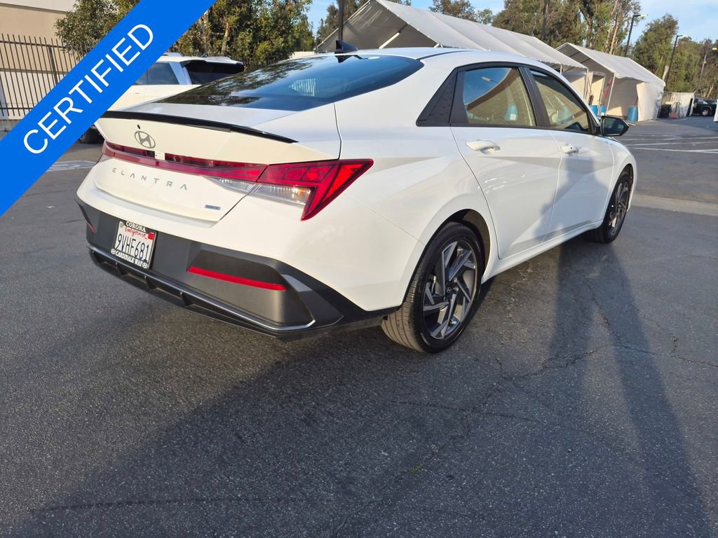 Used 2025 Hyundai Elantra SEL image 7