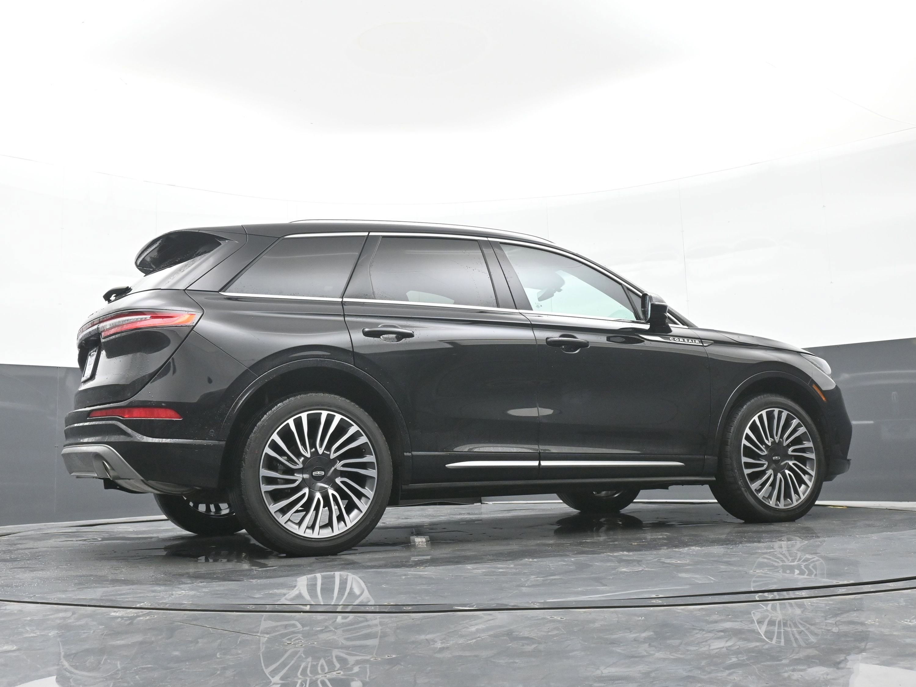 Used 2022 Lincoln Corsair Reserve w/ Equipment Group 201A image 39