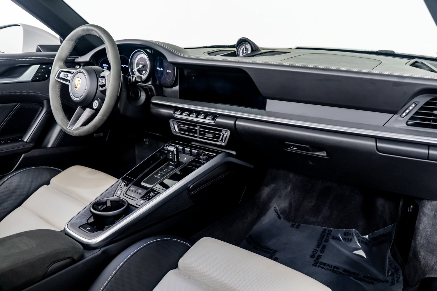 Used 2022 Porsche 911 Turbo image 33