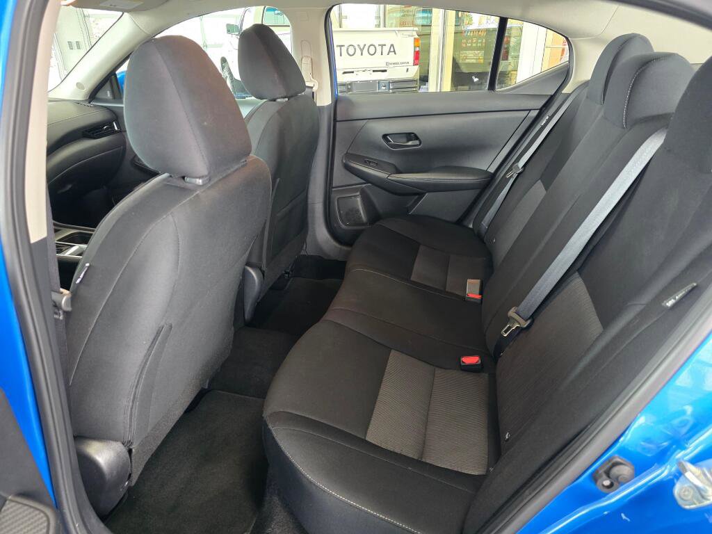 Used 2024 Nissan Sentra SV FWD image 36