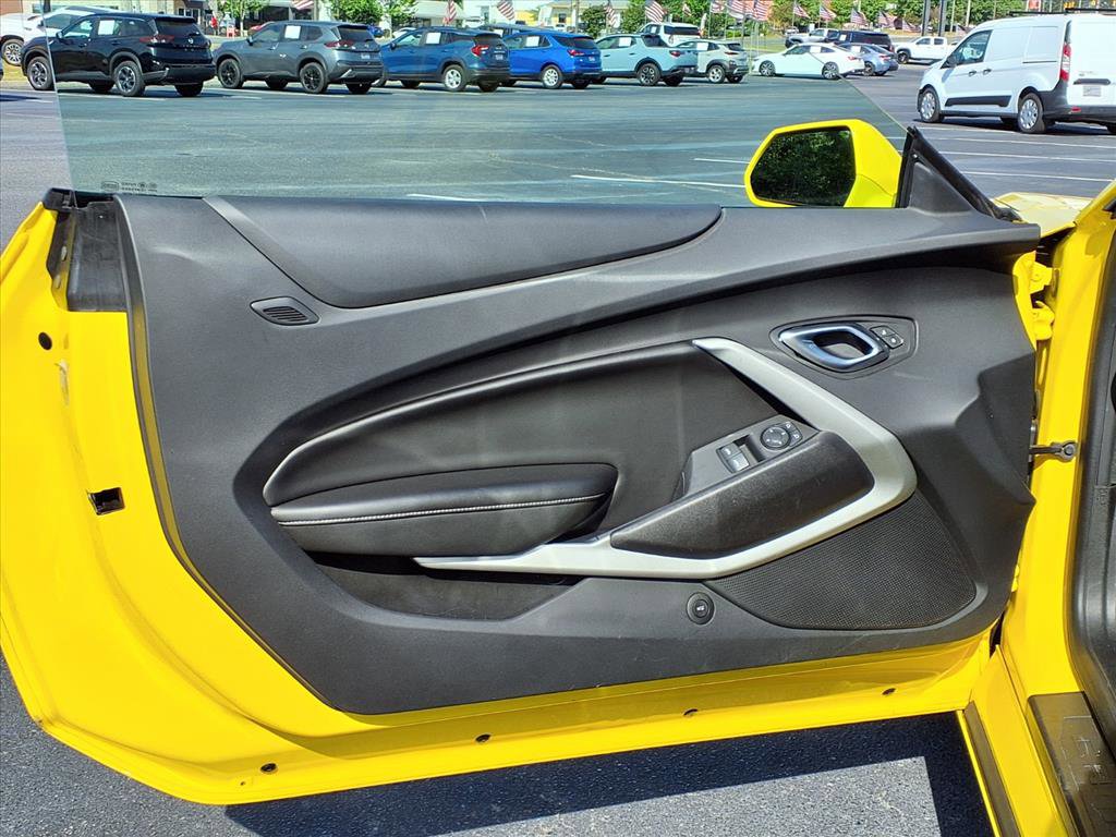 Used 2018 Chevrolet Camaro SS image 4