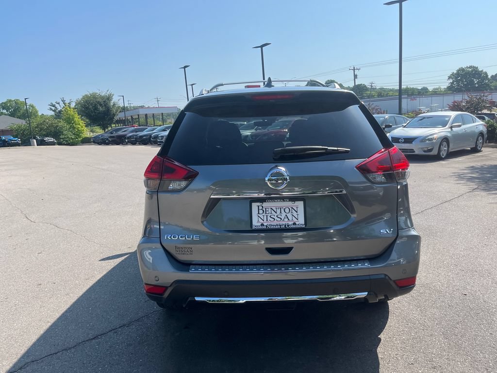 Used 2019 Nissan Rogue SV w/ Premium Package FWD image 5