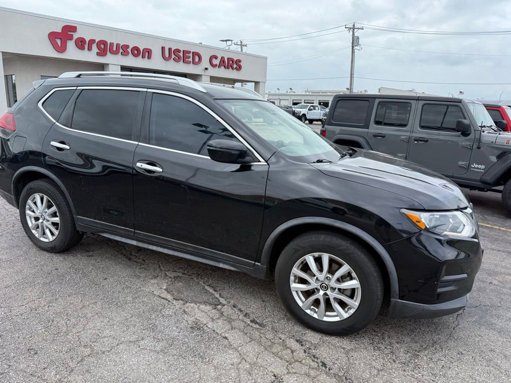 Used 2019 Nissan Rogue SV image 3