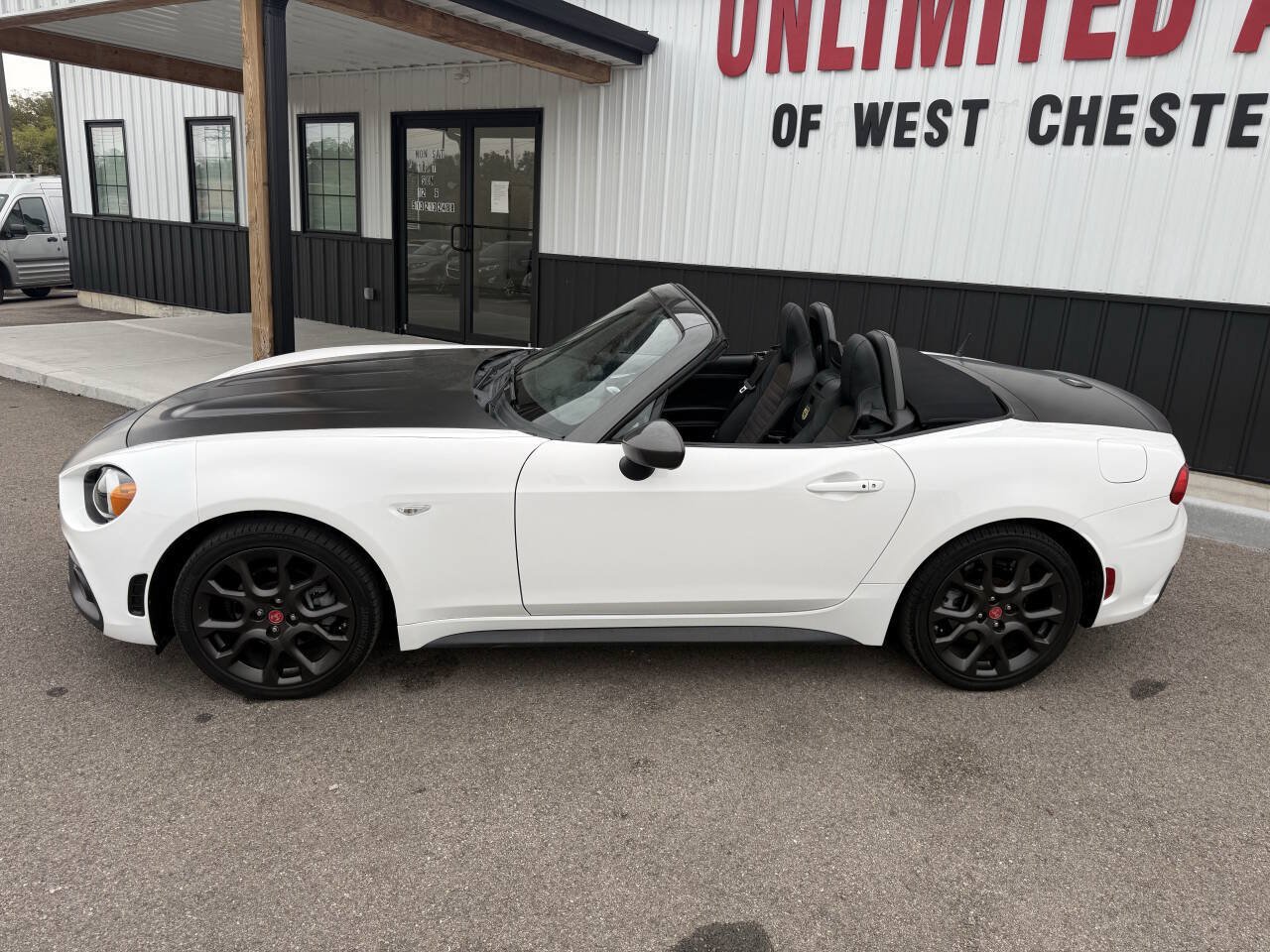 Used 2017 FIAT 124 Spider Abarth RWD image 18