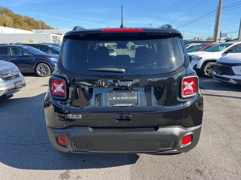 Used 2023 Jeep Renegade Latitude w/ Premium Group image 4