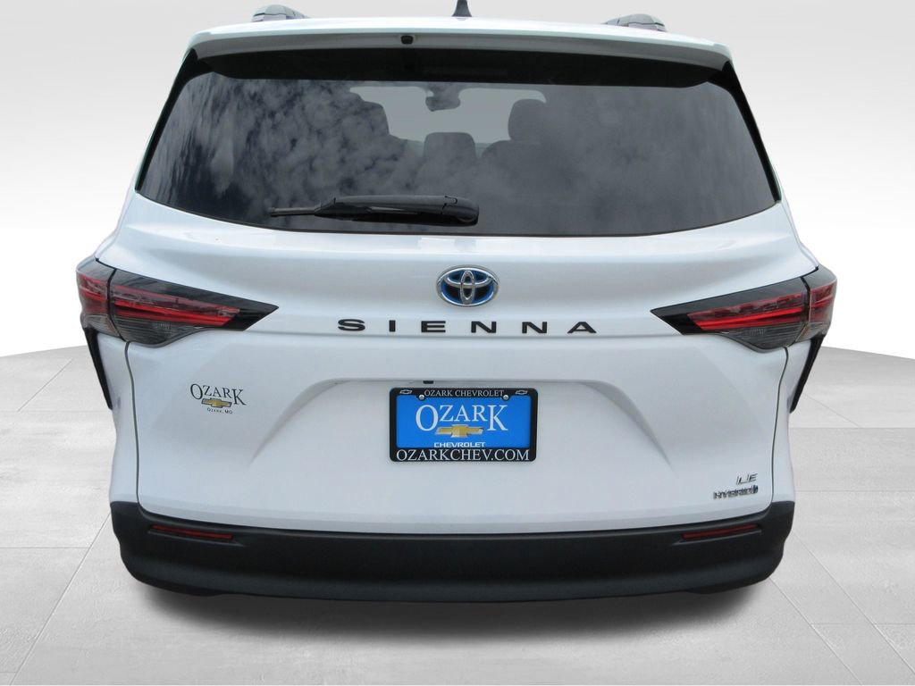 Used 2022 Toyota Sienna LE FWD image 4