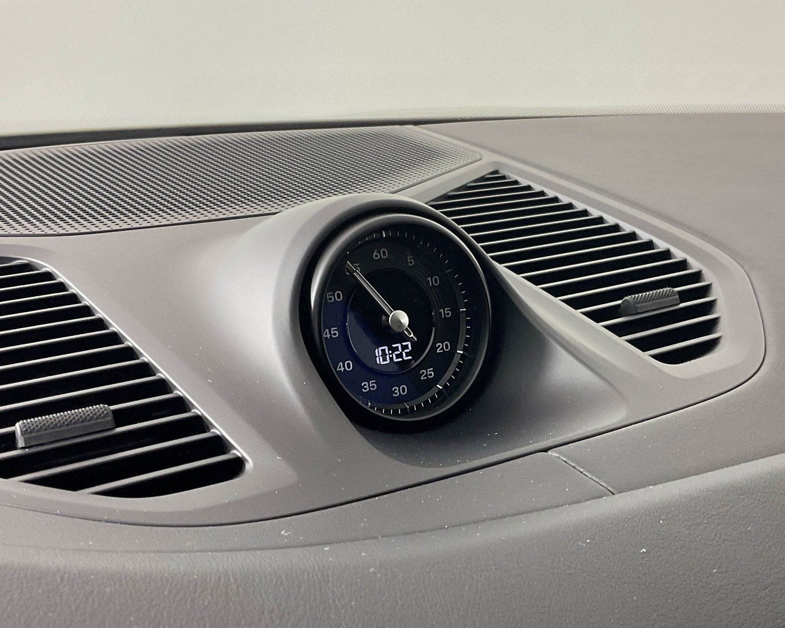 Certified 2024 Porsche Cayenne Turbo image 20