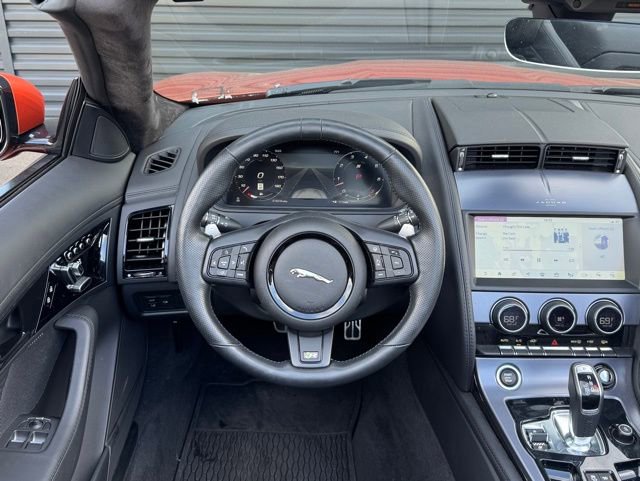 Used 2022 Jaguar F-TYPE R image 17